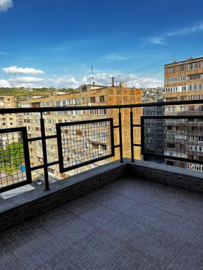 Avchieva's apt on Rostom street